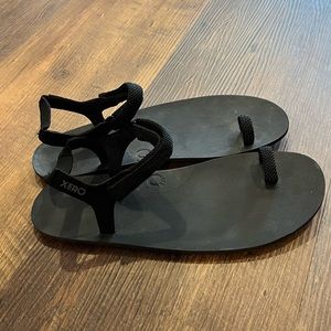 Womens Xero Sandals barefoot feeling Jessie size nine black toe strap Velcro